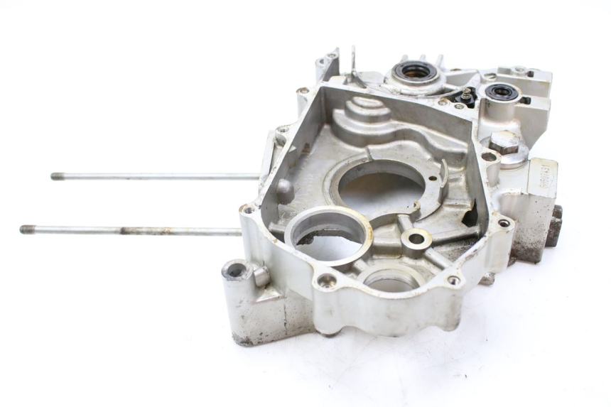 photo de ENGINE LOWER CASING SYM HUSKY 125 (1999 - 2005) - Fixing points details