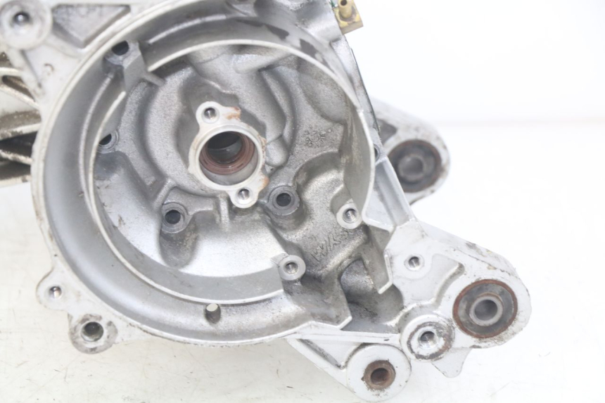 photo de ENGINE LOWER CASING SYM JET EURO X 2T 50 (2003 - 2007) - Alternative perspective