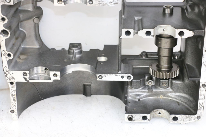 photo de ENGINE CRANKCASE KAWASAKI GTR 1000 (1994 - 2004) - Component zoom