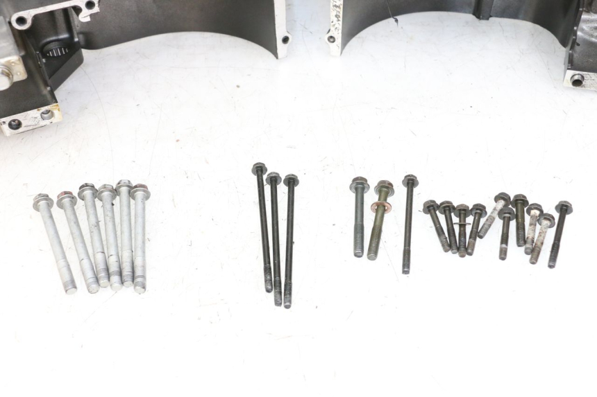 photo de ENGINE CRANKCASE KAWASAKI GTR 1000 (1994 - 2004) - Detailed visual inspection