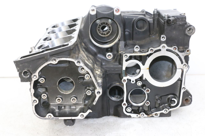 photo de ENGINE CRANKCASE KAWASAKI GTR 1000 (1994 - 2004) - Surface and material condition