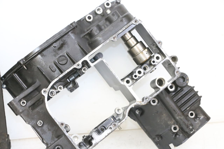 photo de ENGINE CRANKCASE KAWASAKI GTR 1000 (1994 - 2004) - Checked used part