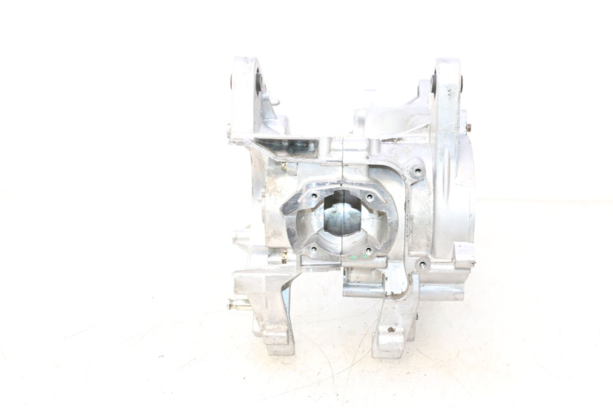 photo de ENGINE CRANKCASE PEUGEOT KISBEE 2T 50 (2018 - 2022) - High-resolution close-up