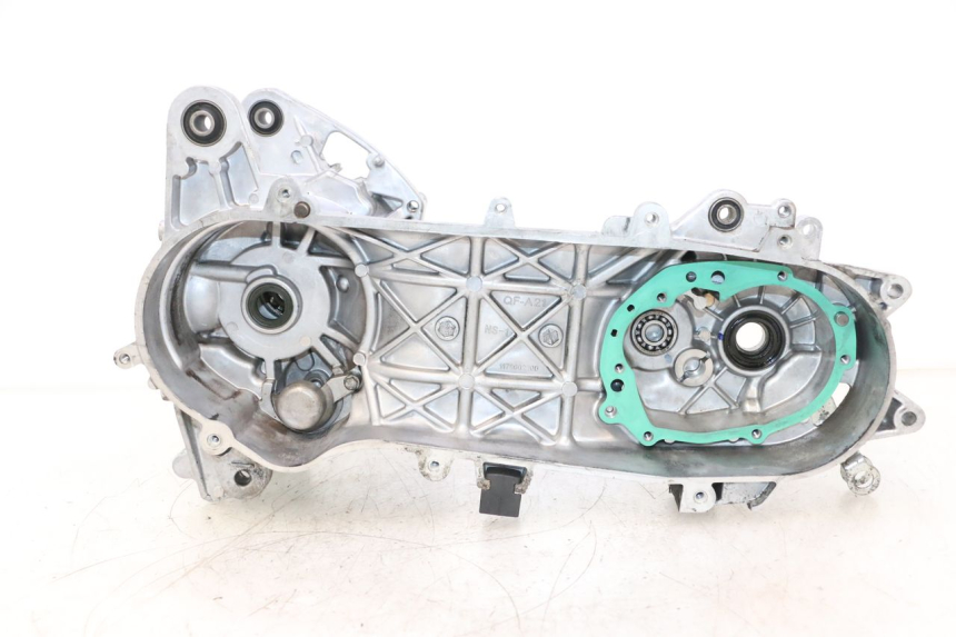 photo de ENGINE CRANKCASE PEUGEOT KISBEE 2T 50 (2018 - 2022) - Alternative angle