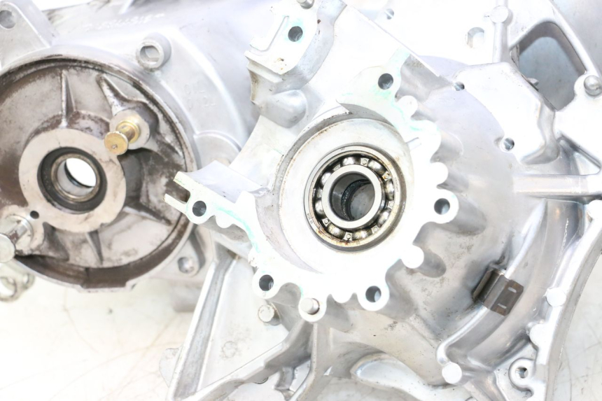 photo de ENGINE CRANKCASE PEUGEOT KISBEE 2T 50 (2018 - 2022) - Main view