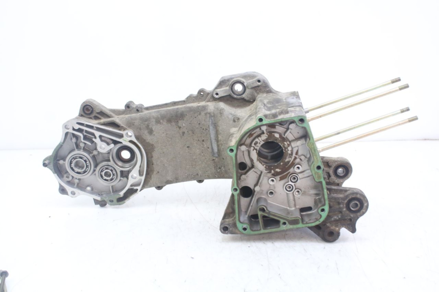 photo de ENGINE BOTTOM CASE PEUGEOT KISBEE 4T 50 (2010 - 2017) - Product overview