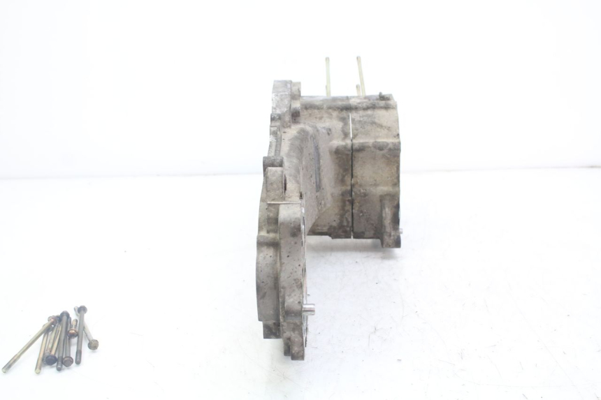 photo de ENGINE BOTTOM CASE PEUGEOT KISBEE 4T 50 (2010 - 2017) - Fixing points details