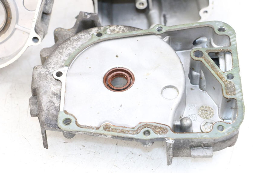 photo de ENGINE LOWER CASING PEUGEOT KISBEE 4T 50 (2018 - 2022) - Additional view of the item