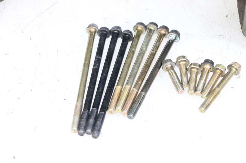 photo de ENGINE LOWER CASING PEUGEOT KISBEE 4T 50 (2018 - 2022) - High-resolution close-up