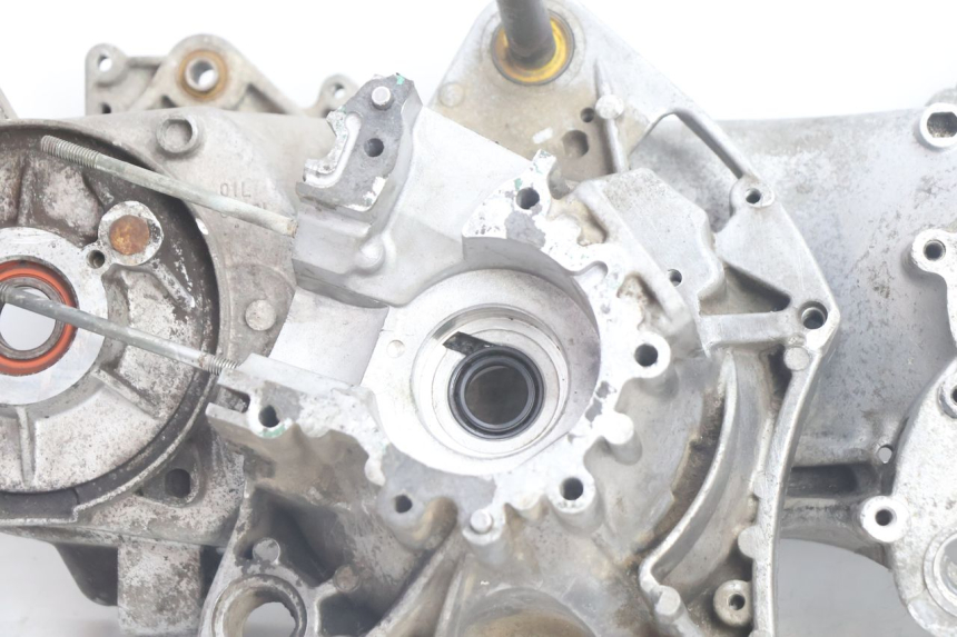 photo de ENGINE CRANKCASE PEUGEOT LUDIX BLASTER 50 (2006 - 2014) - Detailed visual inspection