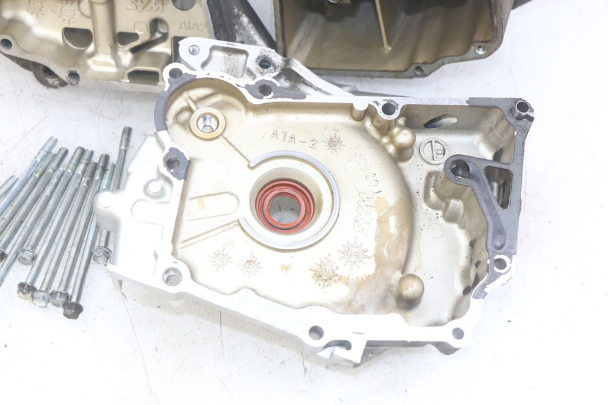 photo de ENGINE LOWER CASING SYM MIO 50 (2011 - 2017) - Alternative perspective