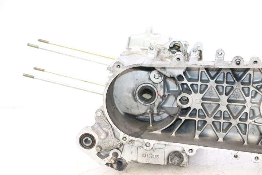 photo de ENGINE CRANKCASE SYM MIO 50 (2005 - 2010) - Distinctive features