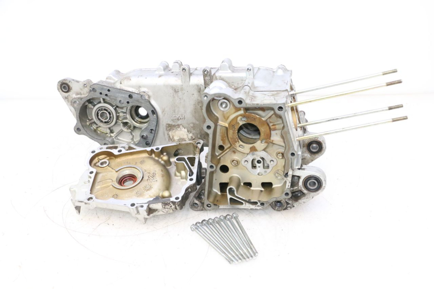 photo de ENGINE CRANKCASE SYM MIO 50 (2005 - 2010) - Detailed visual inspection
