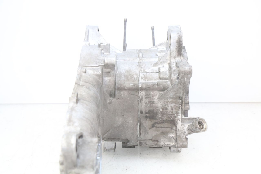 photo de ENGINE LOWER CASING YAMAHA N-MAX NMAX 125 (2017 - 2020) - Distinctive features