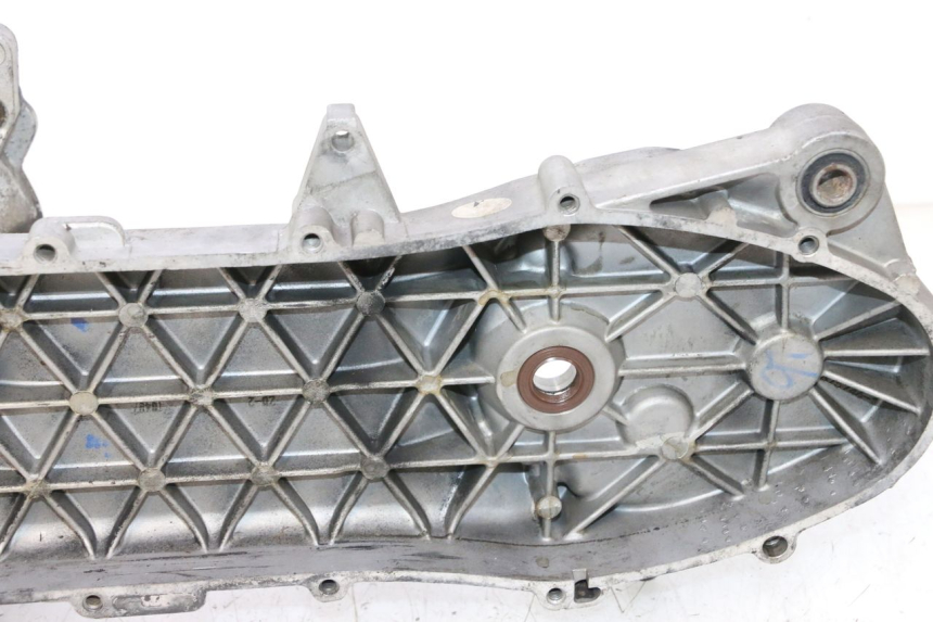 photo de ENGINE LOWER CASING PIAGGIO NEW TYPHOON 50 (2018 - 2021) - Component zoom