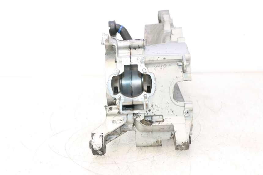 photo de ENGINE LOWER CASING PIAGGIO NEW TYPHOON 50 (2018 - 2021) - Detailed visual inspection
