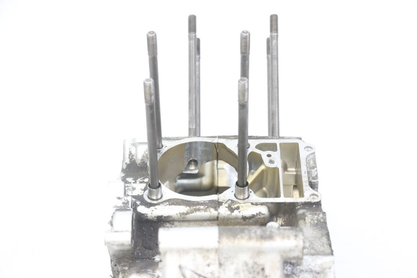 photo de ENGINE CRANKCASE HONDA NTV DEAUVILLE ABS 700 (2007 - 2016) - Additional view of the item