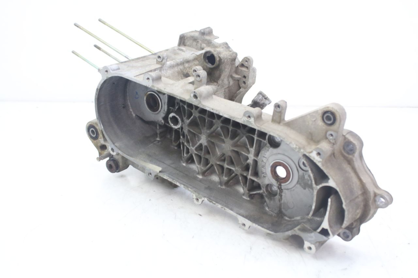 photo de ENGINE BOTTOM CASE SYM ORBIT 2 4T 50 (2018 - 2022) - Surface and material condition