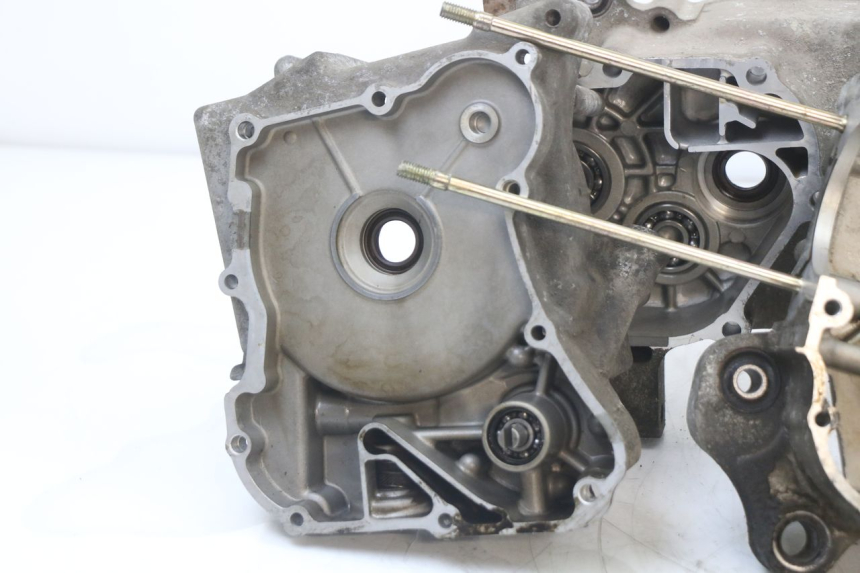 photo de ENGINE CRANKCASE PEUGEOT BELVILLE 125 (2017 - 2021) - Fixing points details