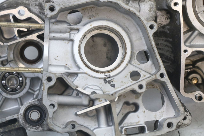 photo de ENGINE CRANKCASE PEUGEOT DJANGO 125 (2014 - 2017) - Surface and material condition