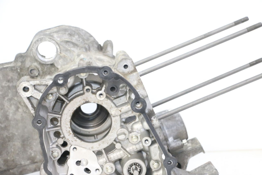 photo de ENGINE CRANKCASE PEUGEOT SATELIS 125 (2013 - 2018) - Fixing points details