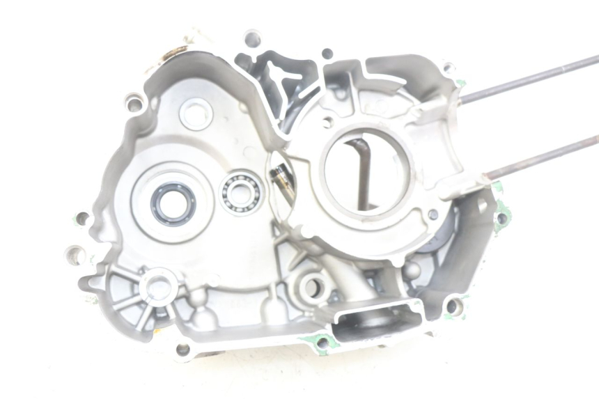 photo de ENGINE BOTTOM CASE YCF PILOT 125 - Distinctive features