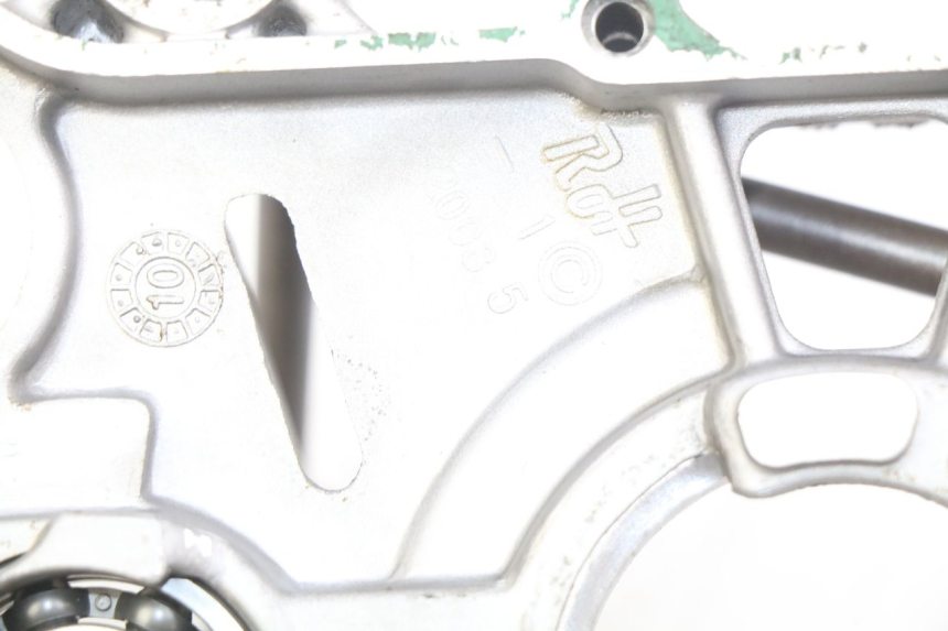 photo de ENGINE BOTTOM CASE YCF PILOT 125 - High-resolution close-up