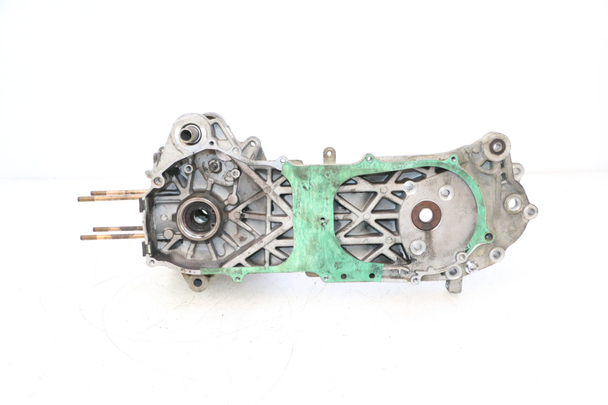 photo de ENGINE LOWER CRANKCASE KEEWAY RY6 2T 50 (2011 - 2019) - Main view