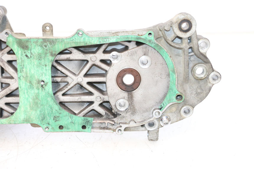 photo de ENGINE LOWER CRANKCASE KEEWAY RY6 2T 50 (2011 - 2019) - Additional view of the item