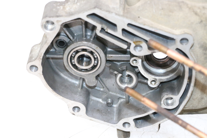 photo de ENGINE LOWER CRANKCASE KEEWAY RY6 2T 50 (2011 - 2019) - Alternative perspective