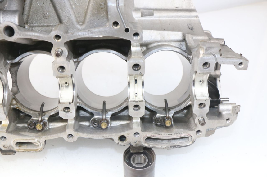 photo de ENGINE CRANKCASE BMW S RR ABS S1000RR 1000 (2009 - 2011) - Alternative perspective