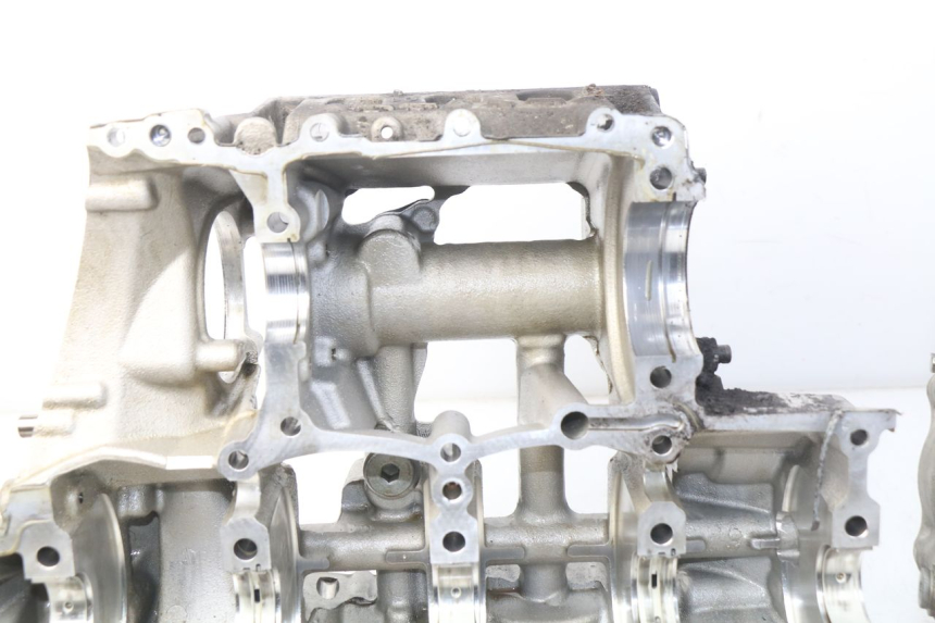 photo de ENGINE CRANKCASE BMW S RR ABS S1000RR 1000 (2009 - 2011) - Fixing points details