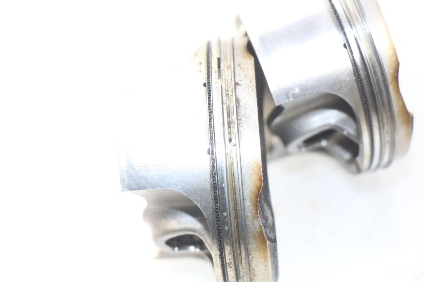 photo de ENGINE CRANKCASE BMW S RR ABS S1000RR 1000 (2009 - 2011) - High-resolution close-up