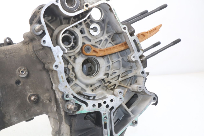 photo de ENGINE CRANKCASE PEUGEOT SATELIS 500 (2007 - 2013) - Surface and material condition