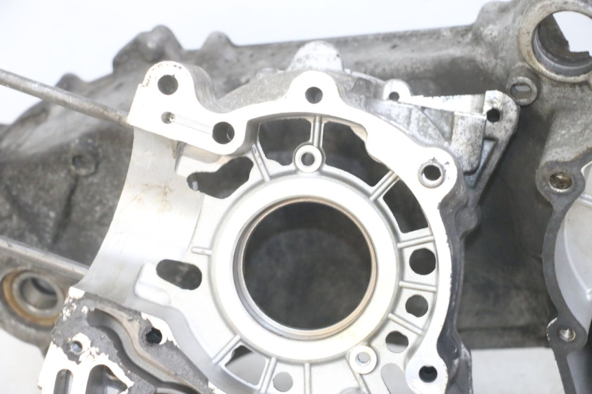 photo de ENGINE CRANKCASE PEUGEOT SATELIS 125 (2013 - 2018) - Spare part profile view