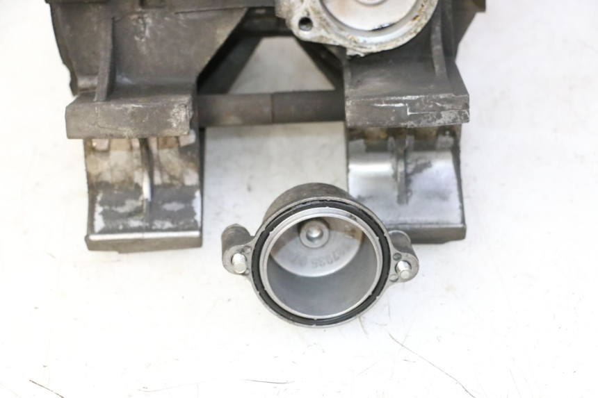 photo de ENGINE CRANKCASE PEUGEOT SATELIS 125 (2010 - 2012) - Detailed visual inspection