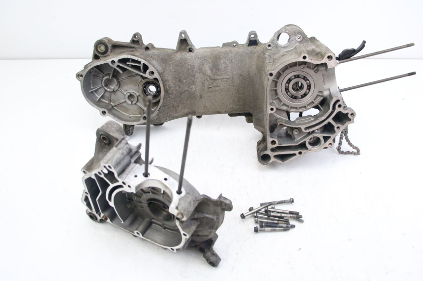 photo de ENGINE LOWER CASING APRILIA SCARABEO 4T 50 (2009 - 2017) - Zoom on usage condition