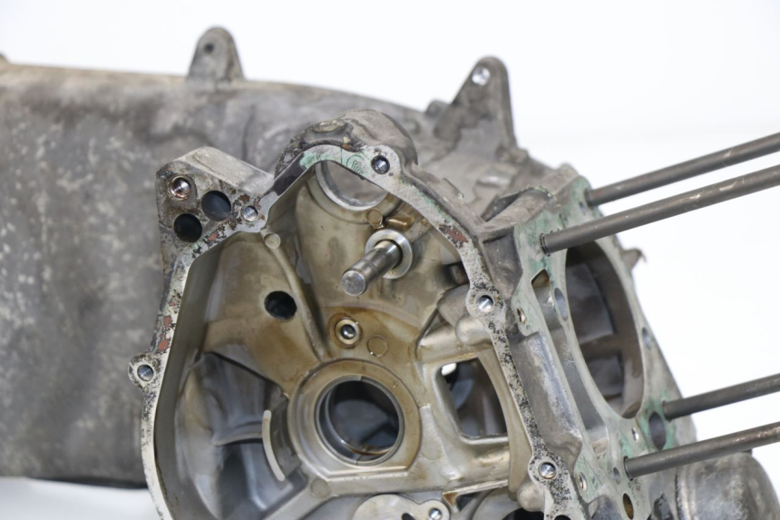 photo de ENGINE CRANKCASE APRILIA SCARABEO GT 125 (1999 - 2007) - Focus on structure