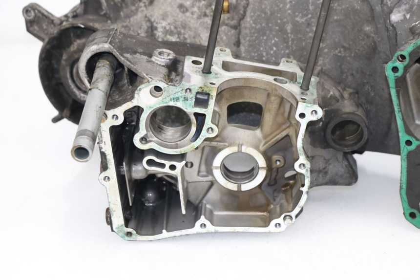 photo de ENGINE CRANKCASE APRILIA SCARABEO GT 125 (1999 - 2007) - Spare part profile view