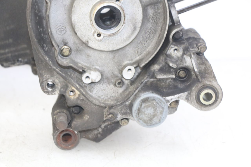 photo de ENGINE LOWER CASING APRILIA SCARABEO 100 (2003 - 2012) - High-resolution close-up