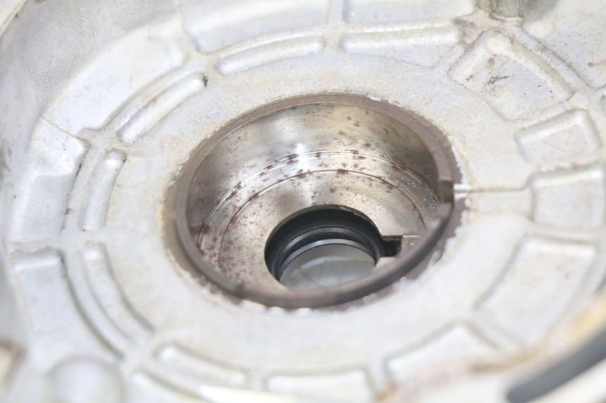 photo de ENGINE LOWER CASING APRILIA SCARABEO 100 (2003 - 2012) - Used quality zoom