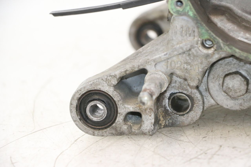 photo de ENGINE CRANKCASE HONDA SCV LEAD 100 (2003 - 2007) - Component zoom
