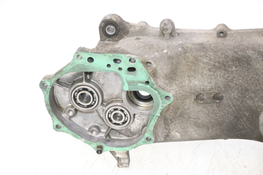 photo de ENGINE CRANKCASE HONDA SCV LEAD 100 (2003 - 2007) - Alternative angle