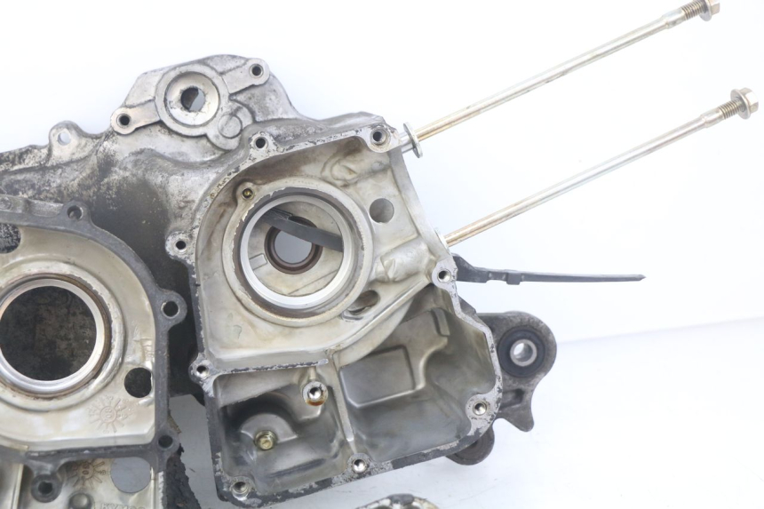 photo de ENGINE BOTTOM CASE KYMCO SENTO 100 (2008 - 2013) - Used quality zoom