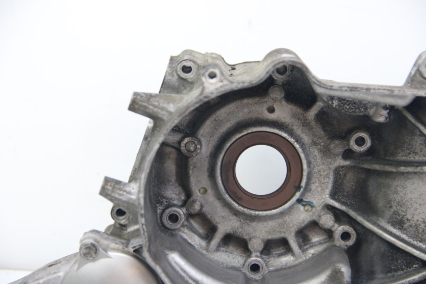 photo de ENGINE LOWER CASING SUZUKI SIXTEEN 125 (2008 - 2010) - Focus on structure