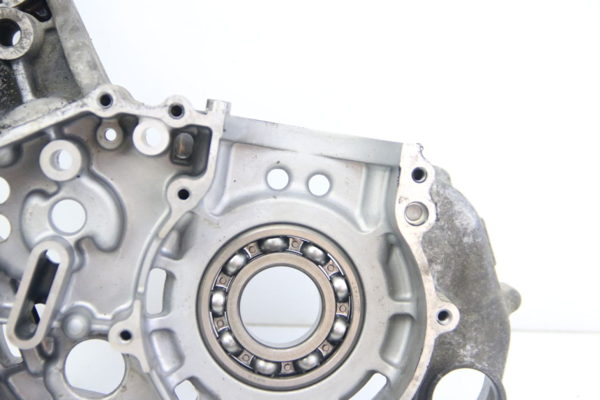 photo de ENGINE LOWER CASING SUZUKI SIXTEEN 125 (2008 - 2010) - Zoom on usage condition