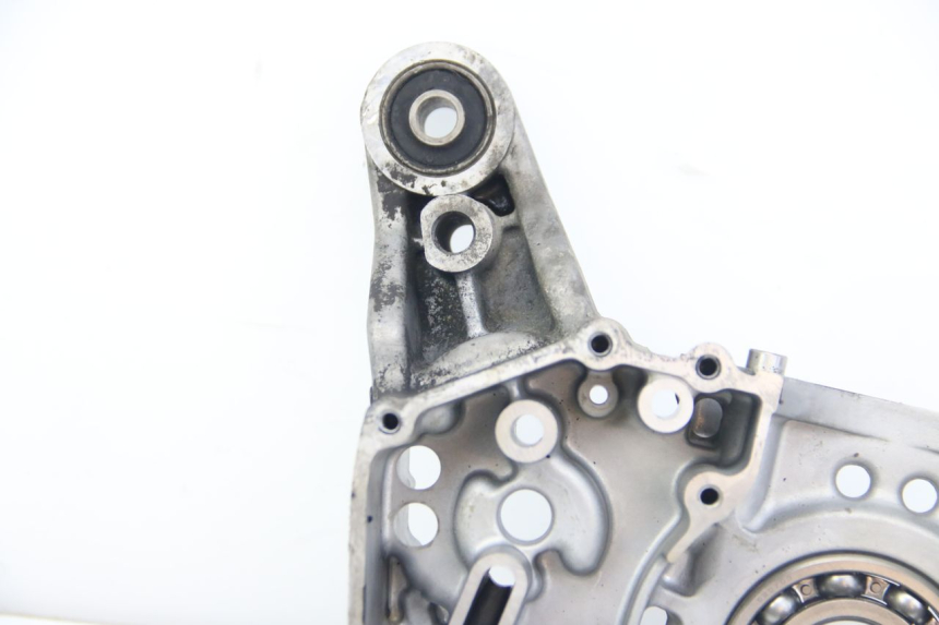 photo de ENGINE LOWER CASING SUZUKI SIXTEEN 125 (2008 - 2010) - Alternative perspective