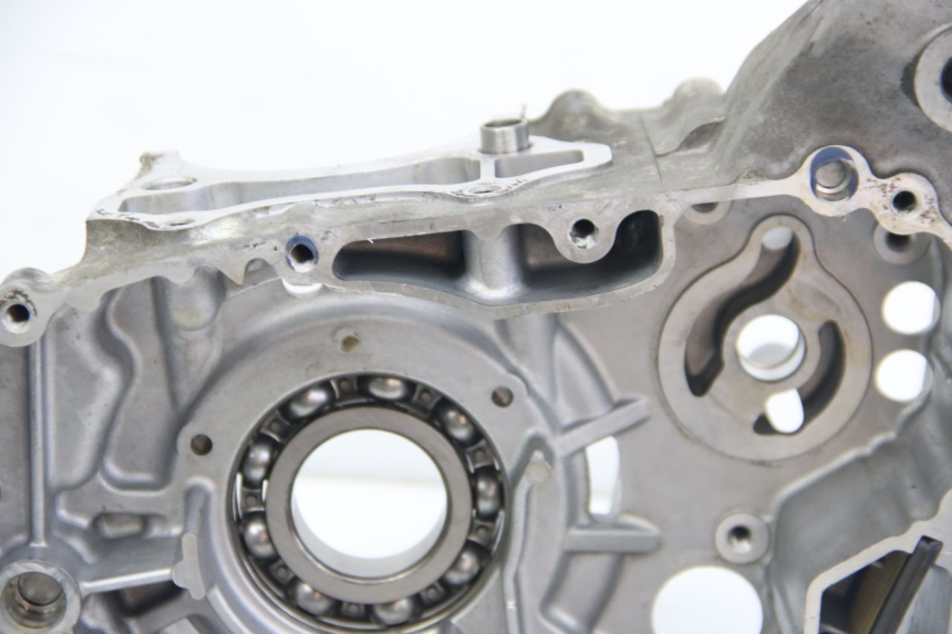 photo de ENGINE LOWER CASING SUZUKI SIXTEEN 125 (2008 - 2010) - Fixing points details