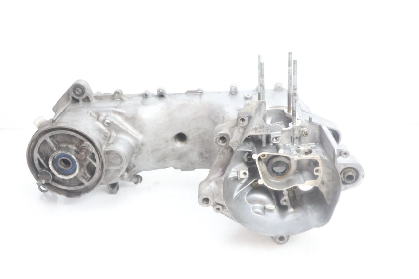photo de ENGINE CRANKCASE YAMAHA SLIDER 50 (1999 - 2004) - Alternative perspective
