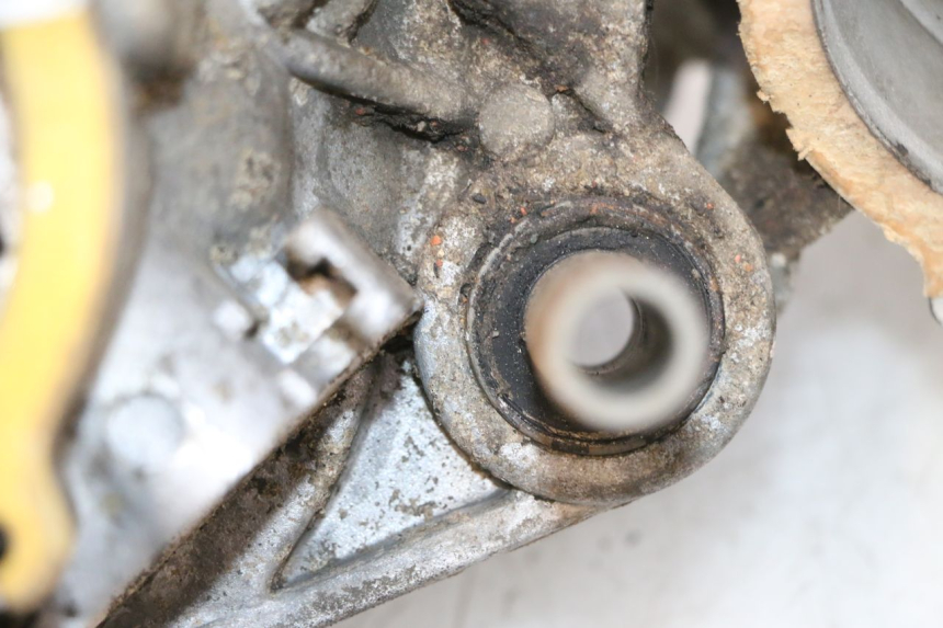 photo de ENGINE LOWER CASING PEUGEOT SPEEDFIGHT LC 50 (1996 - 2002) - Component zoom